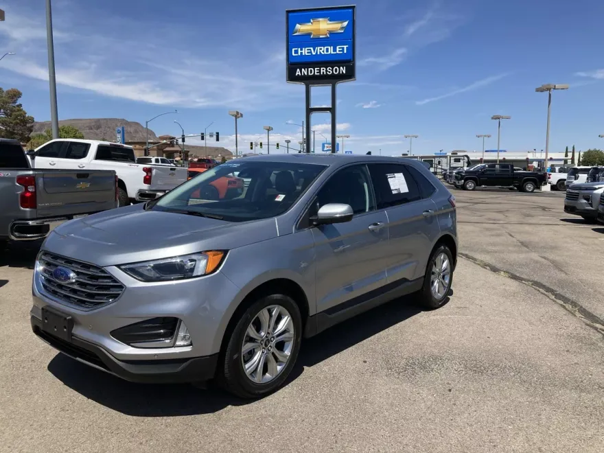 2024 Ford Edge Titanium photo 1