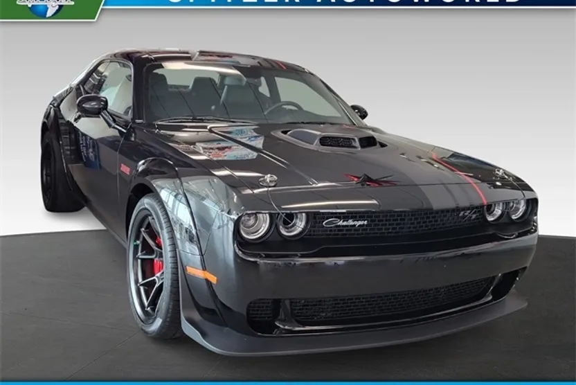 2023 Dodge Challenger R/T Scat Pack Widebody photo 1