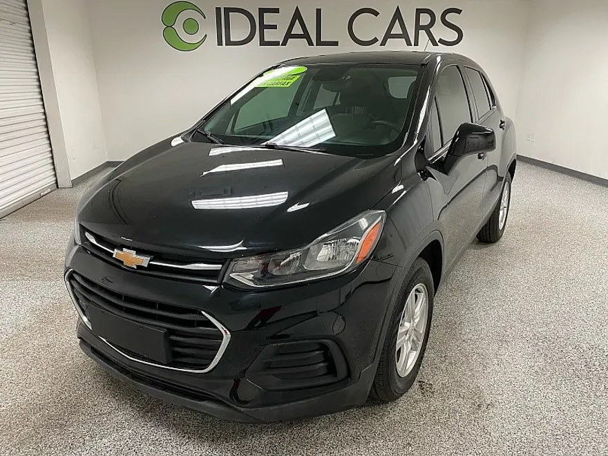 2021 Chevrolet Trax LS photo 1