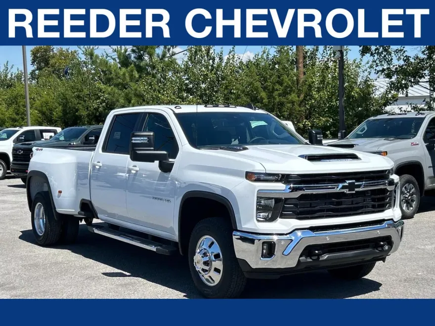 2026 Chevrolet Silverado 3500HD LT photo 1