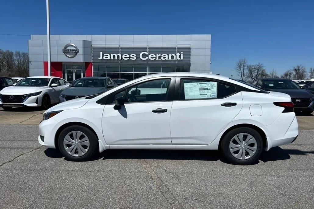 2025 Nissan Versa S photo 1