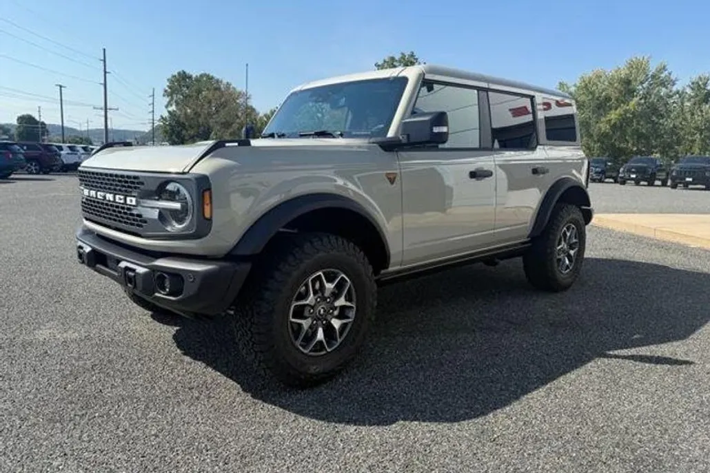 2025 Ford Bronco Badlands photo 1