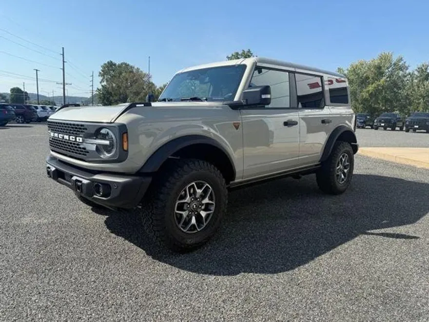 2025 Ford Bronco Badlands photo 1