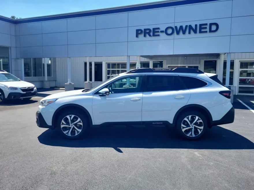 2022 Subaru Outback Limited photo 1