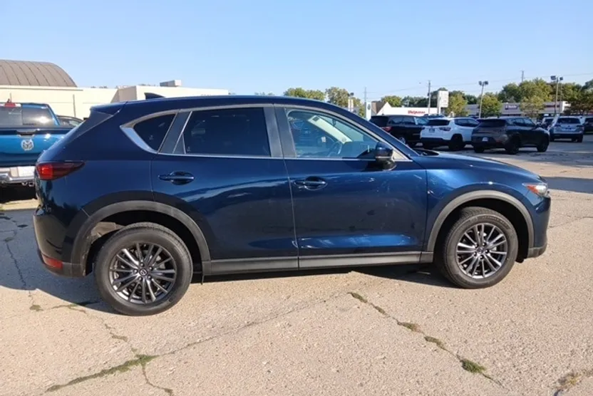 2019 Mazda CX-5 Touring photo 1