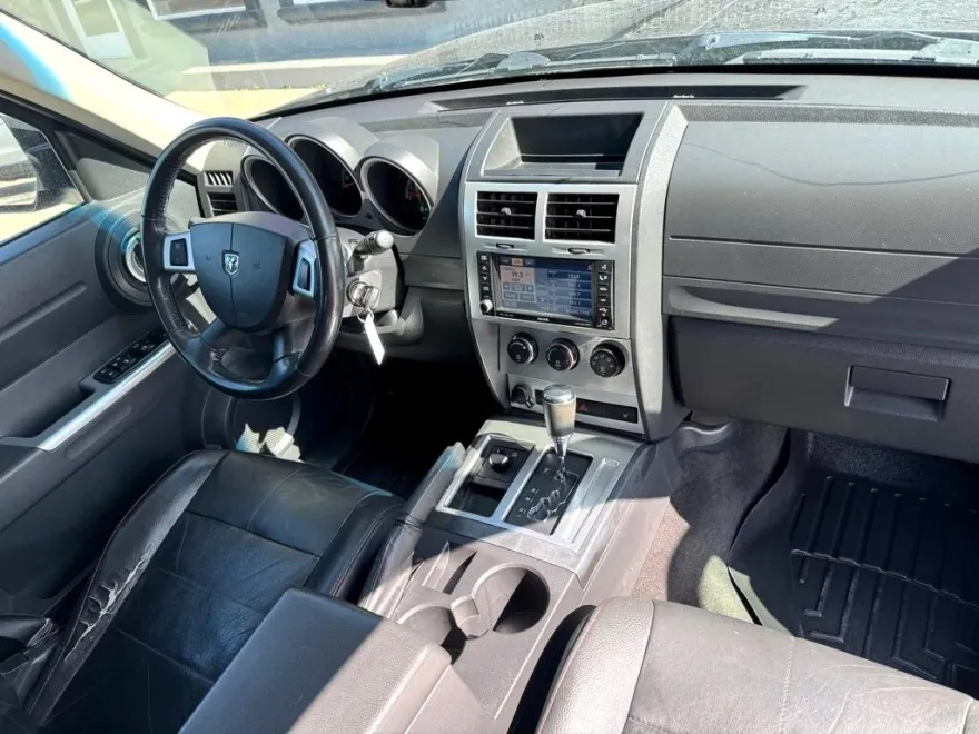 2009 Dodge Nitro R/T photo 13