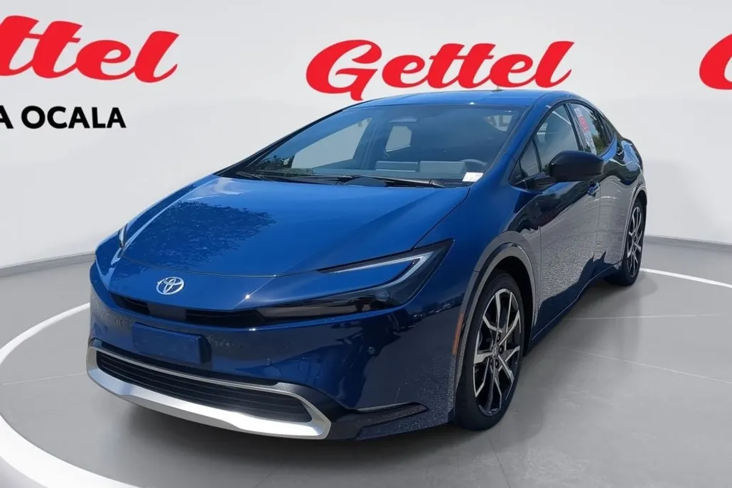 2025 Toyota Prius Plug-in Hybrid XSE photo 1