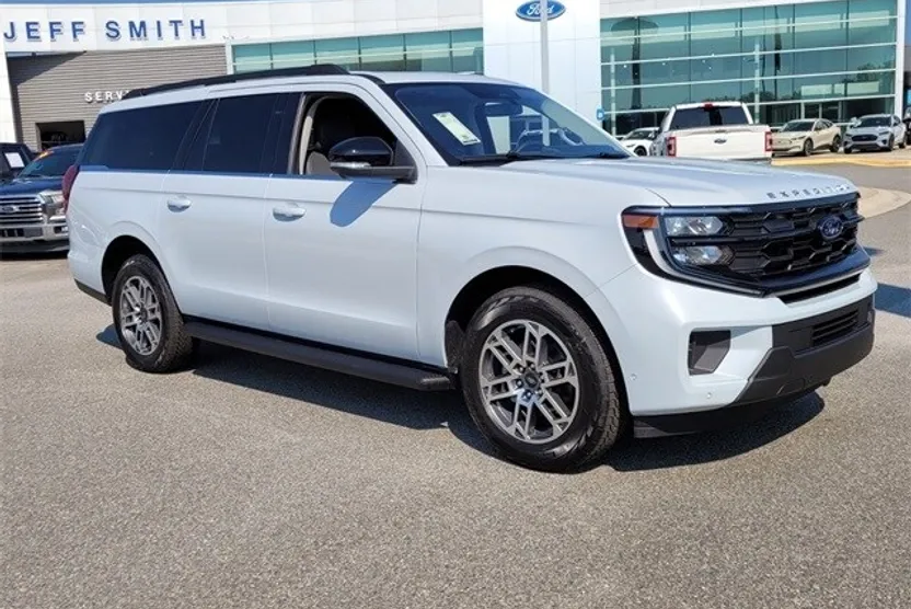 2025 Ford Expedition MAX photo 1
