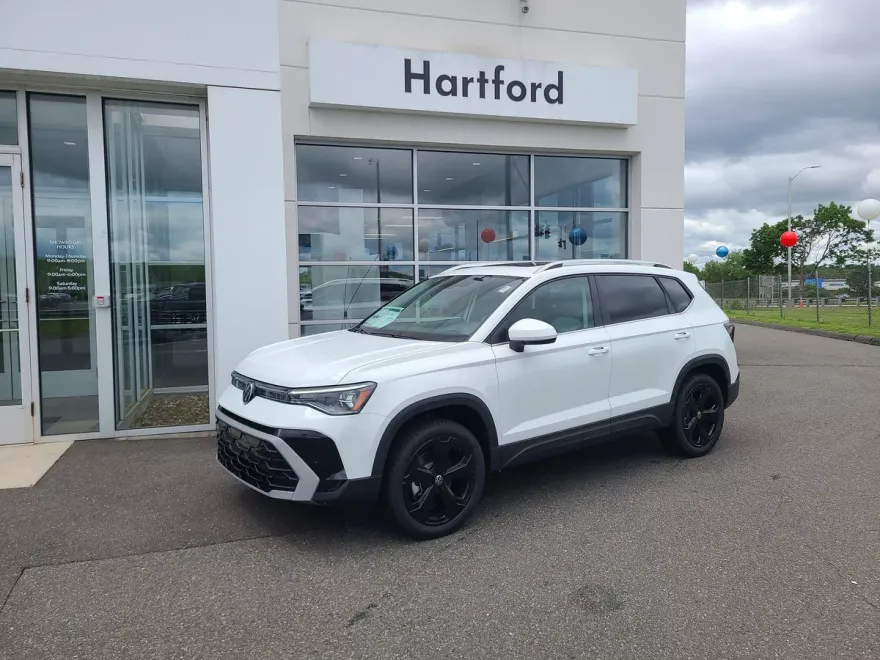 2025 Volkswagen Taos SEL photo 1