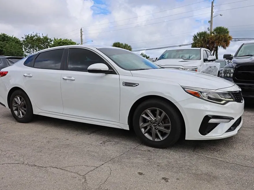 2020 Kia Optima LX SE photo 1