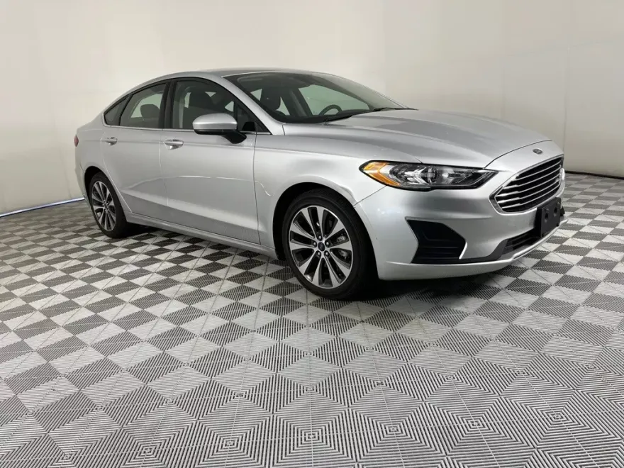 2019 Ford Fusion SE photo 1