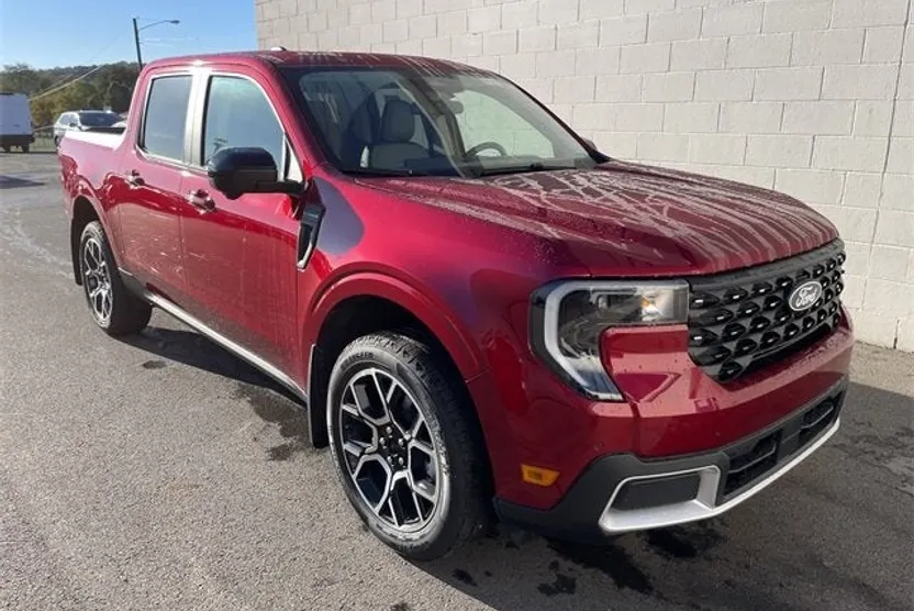 2025 Ford Maverick Lariat photo 1