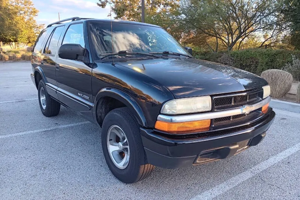 2003 Chevrolet Blazer LS photo 1