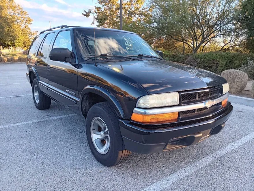 2003 Chevrolet Blazer LS photo 1