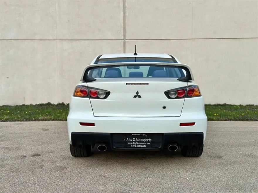 2010 Mitsubishi Lancer Evolution GSR photo 11