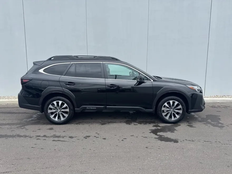 2025 Subaru Outback Limited XT photo 1