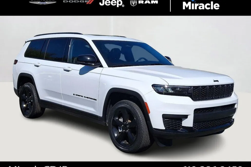 2023 Jeep Grand Cherokee Altitude photo 1