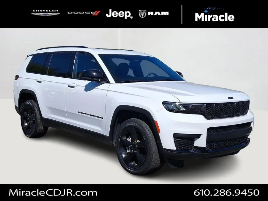 2023 Jeep Grand Cherokee Altitude photo 1
