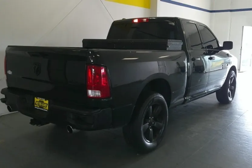2018 Ram 1500 Express Tradesman photo 1