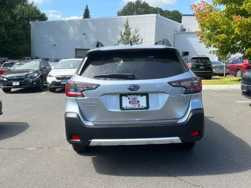 2024 Subaru Outback Limited photo 1