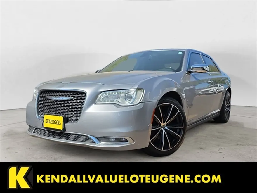 2016 Chrysler 300 C photo 1