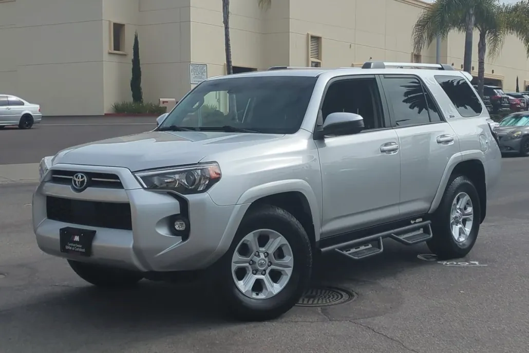 2022 Toyota 4Runner SR5 photo 1
