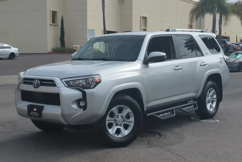 2022 Toyota 4Runner SR5 photo 1