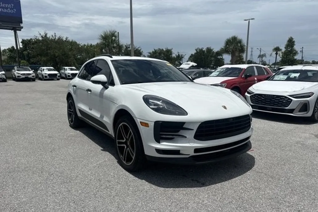 2021 Porsche Macan Base photo 1