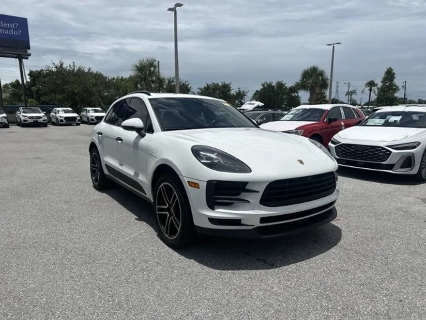 2021 Porsche Macan Base photo 1