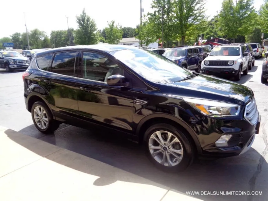 2019 Ford Escape SE photo 1