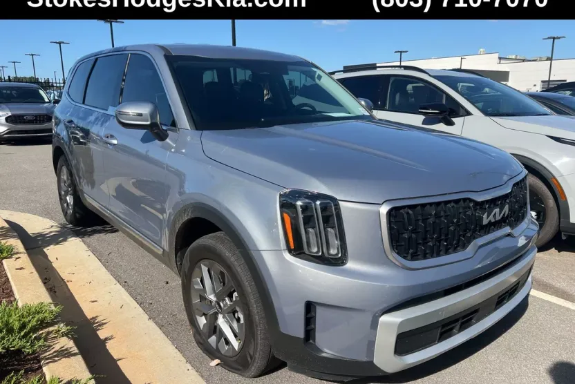 2024 Kia Telluride LX photo 1
