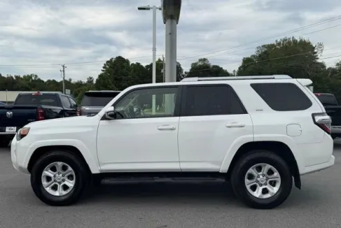 2016 Toyota 4Runner SR5 Premium photo 2