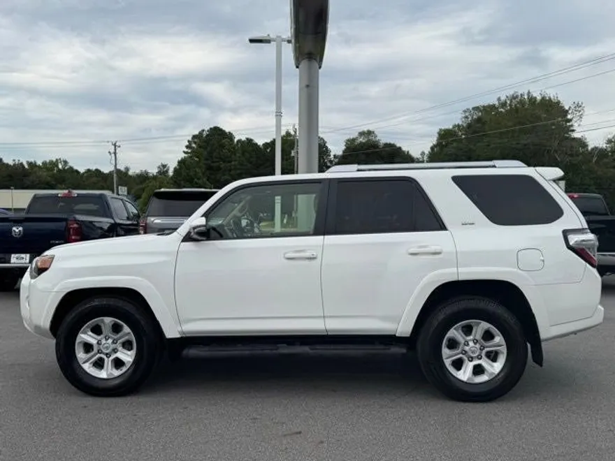 2016 Toyota 4Runner SR5 Premium photo 2