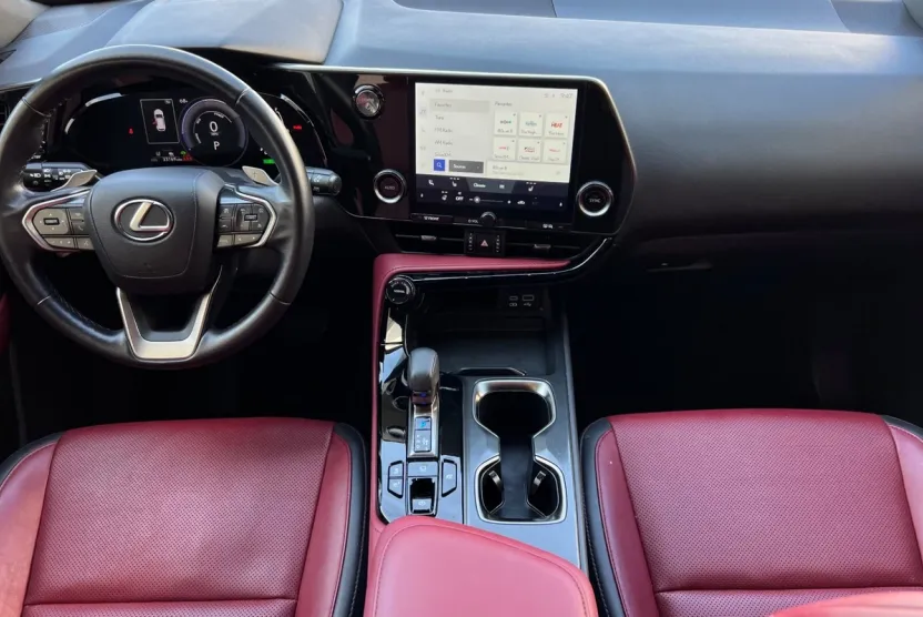 2022 Lexus NX 350h photo 1