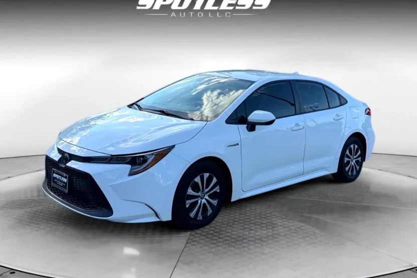 2021 Toyota Corolla LE Hybrid photo 1