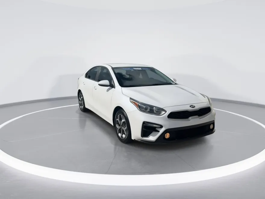 2021 Kia Forte LXS photo 1