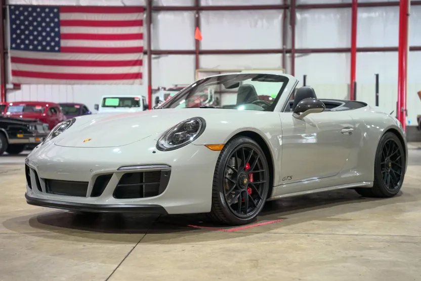 2018 Porsche 911 4 GTS photo 1