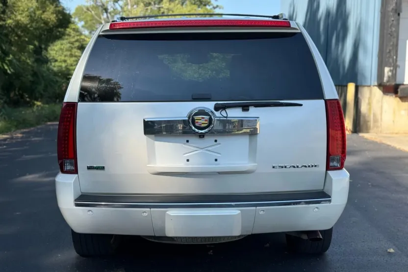 2012 Cadillac Escalade Sport photo 1