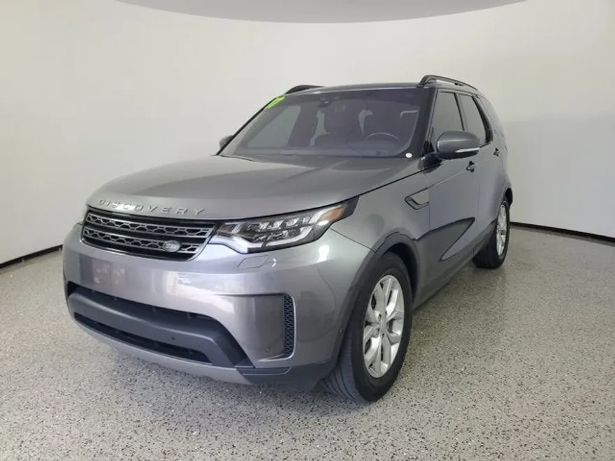 2017 Land Rover Discovery SE photo 1