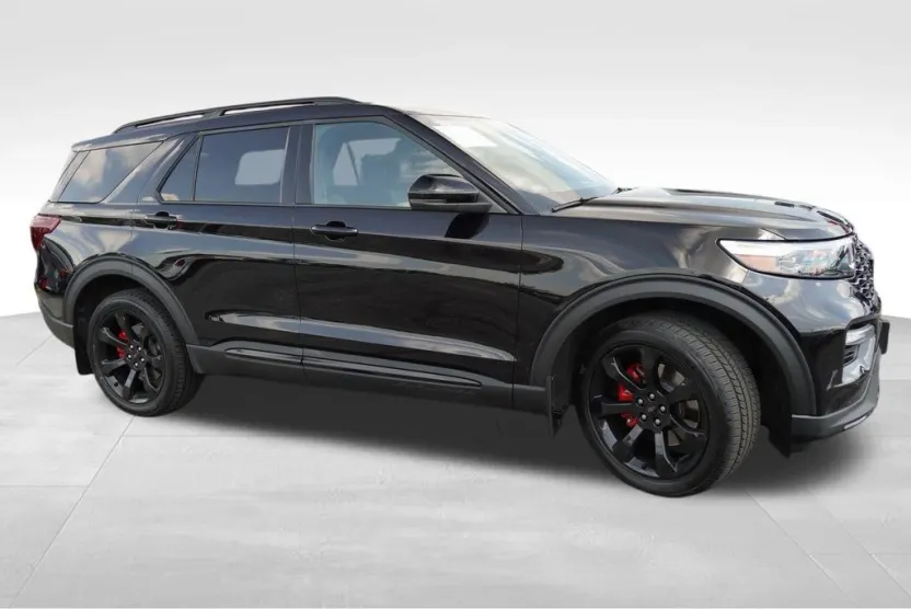 2023 Ford Explorer ST photo 1