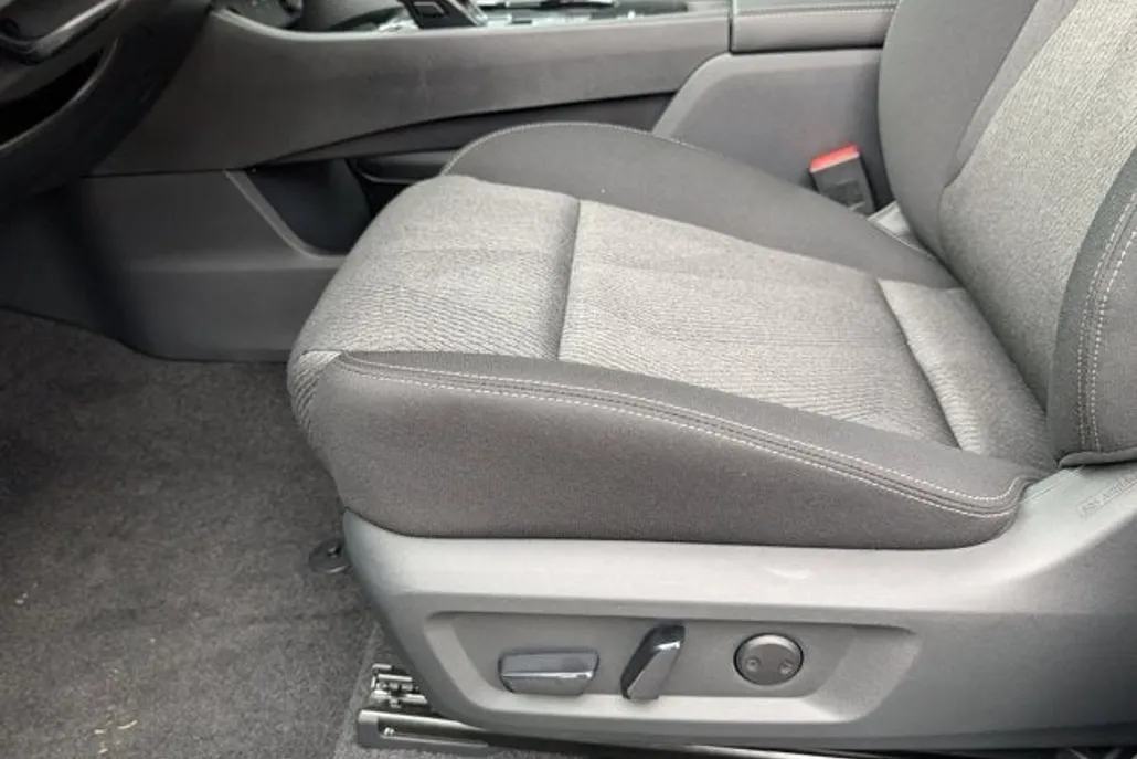 2025 Nissan Rogue SV photo 1