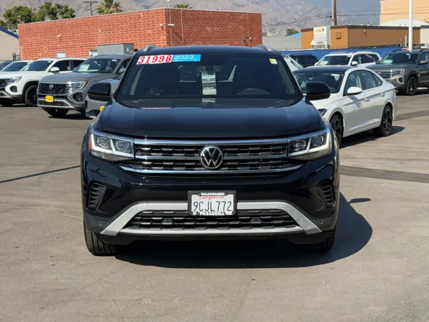 2022 Volkswagen Atlas Cross Sport SE Technology photo 2