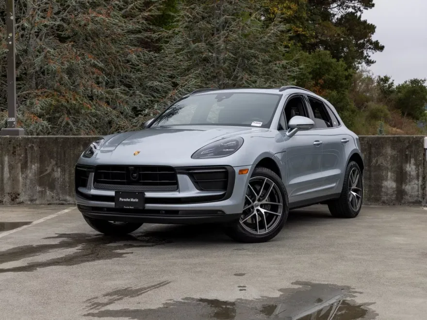 2023 Porsche Macan Base photo 1