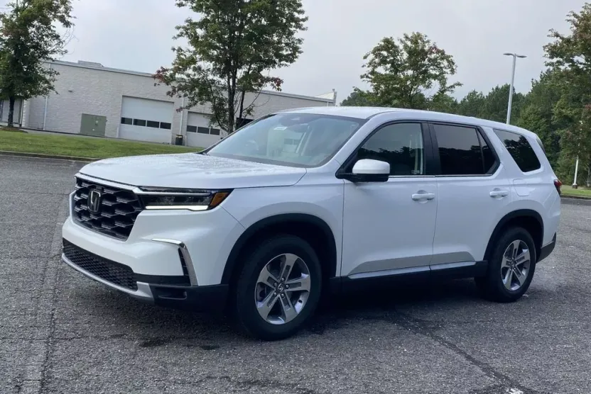 2025 Honda Pilot EX-L photo 1