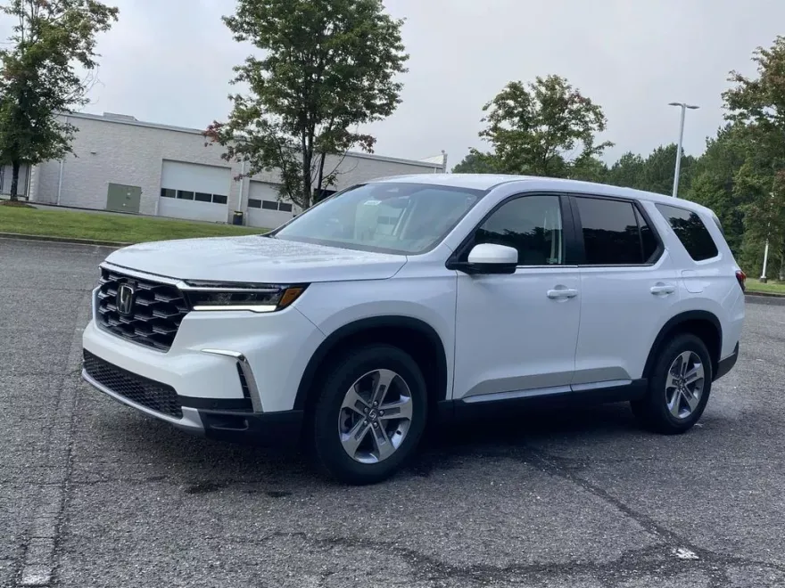2025 Honda Pilot EX-L photo 1