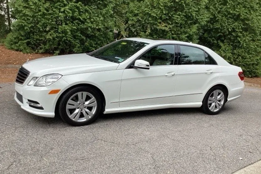 2013 Mercedes Benz E 350 photo 1