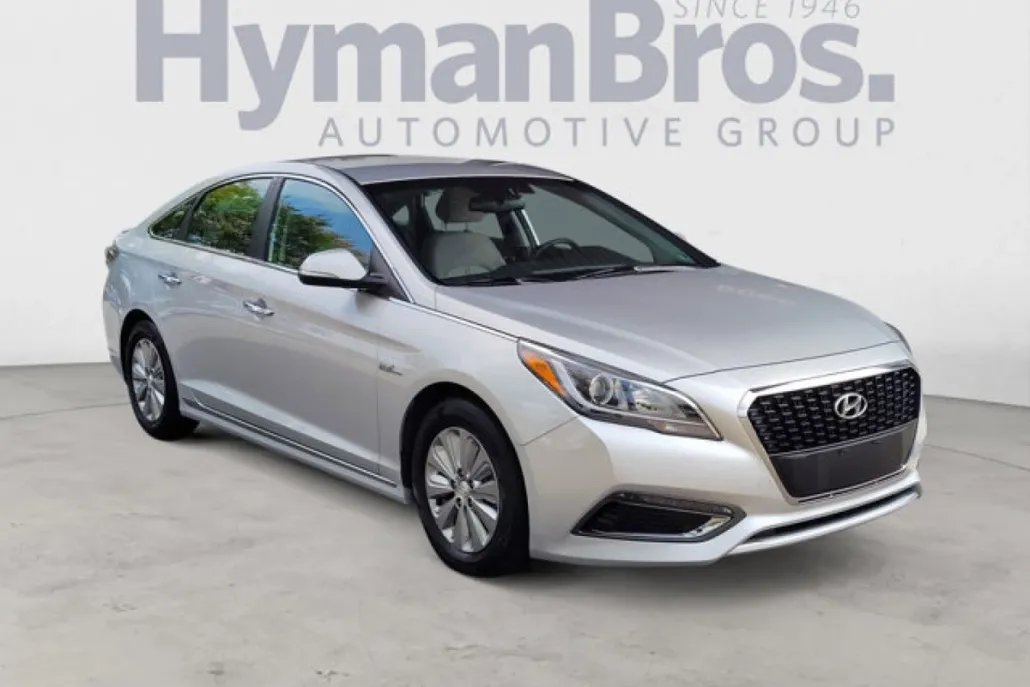 2016 Hyundai Sonata Hybrid SE photo 1