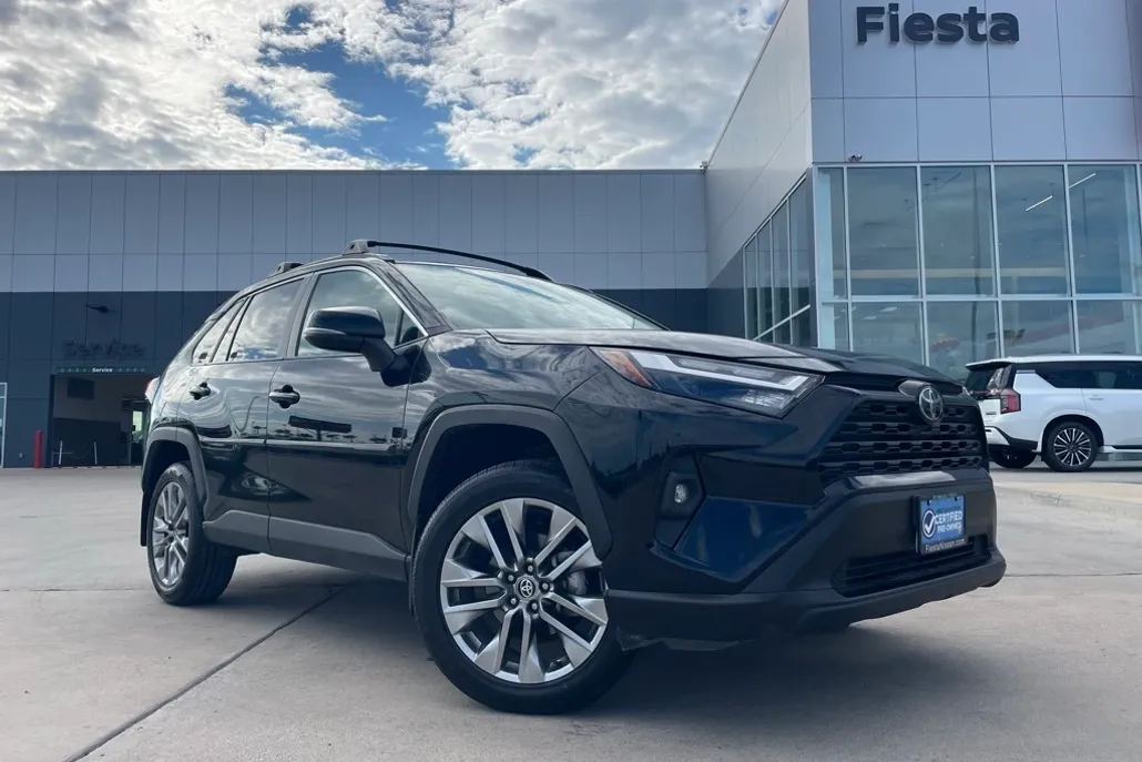 2024 Toyota RAV4 XLE Premium photo 1
