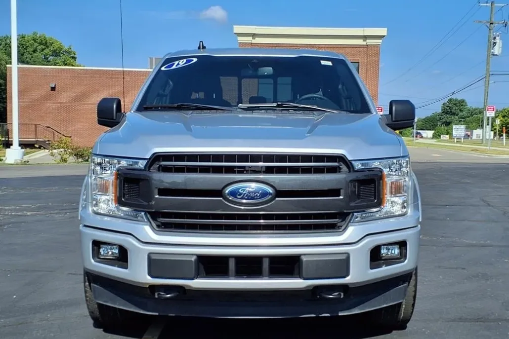 2019 Ford F-150 XLT photo 1