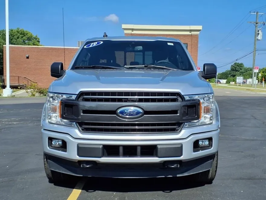 2019 Ford F-150 XLT photo 1